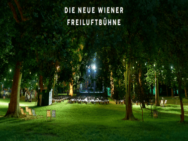 (c) Theater im Park